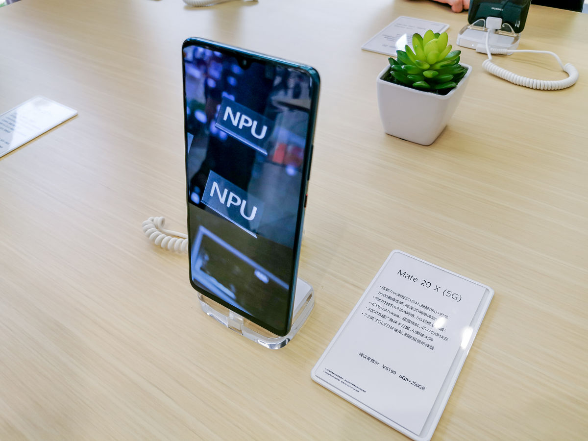 iPhone和华为哪个便宜