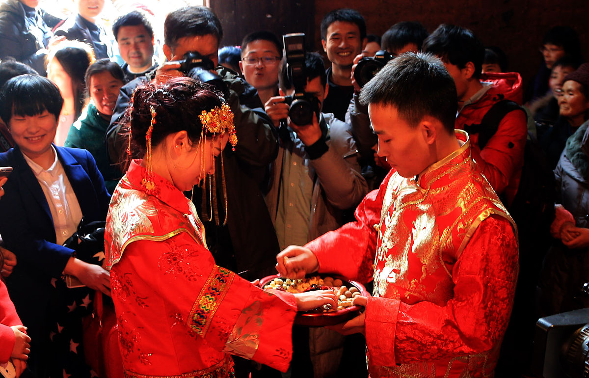 参加同学婚礼，要多少喜糖合适？
