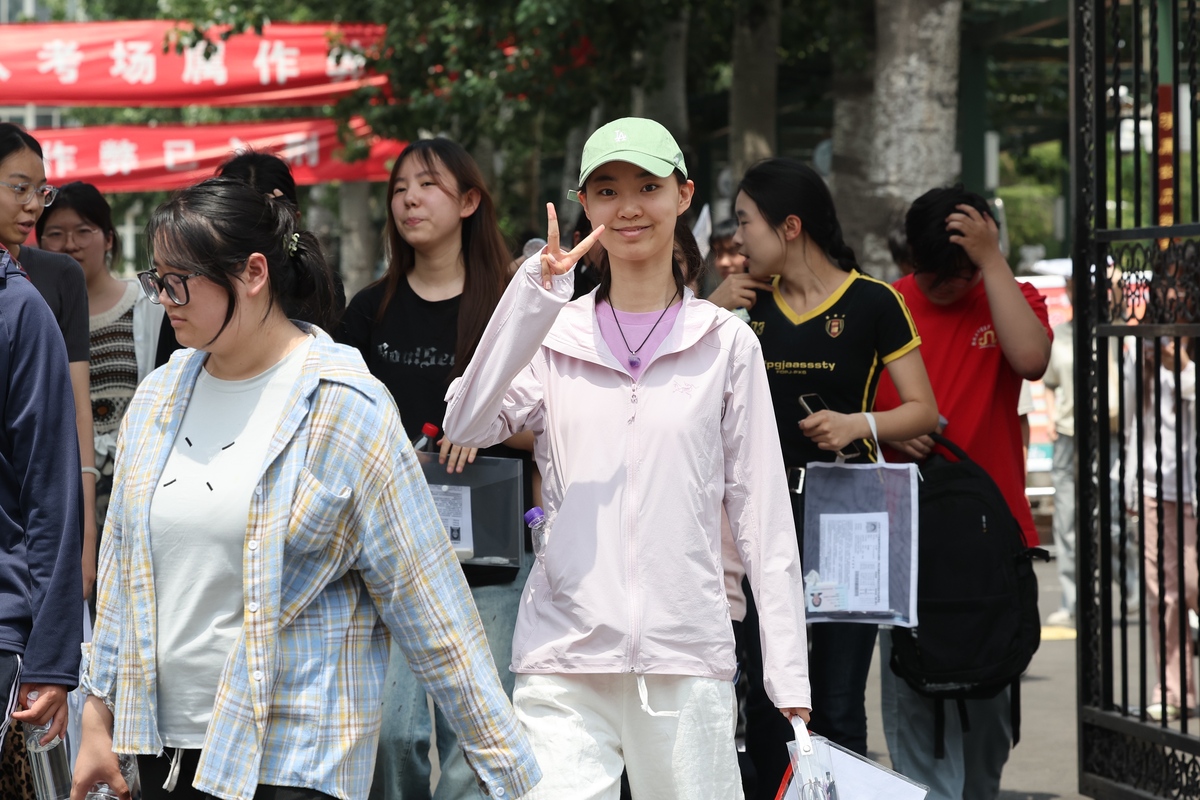 四川导游讲解专业大学推荐：培养你的旅游讲解技能