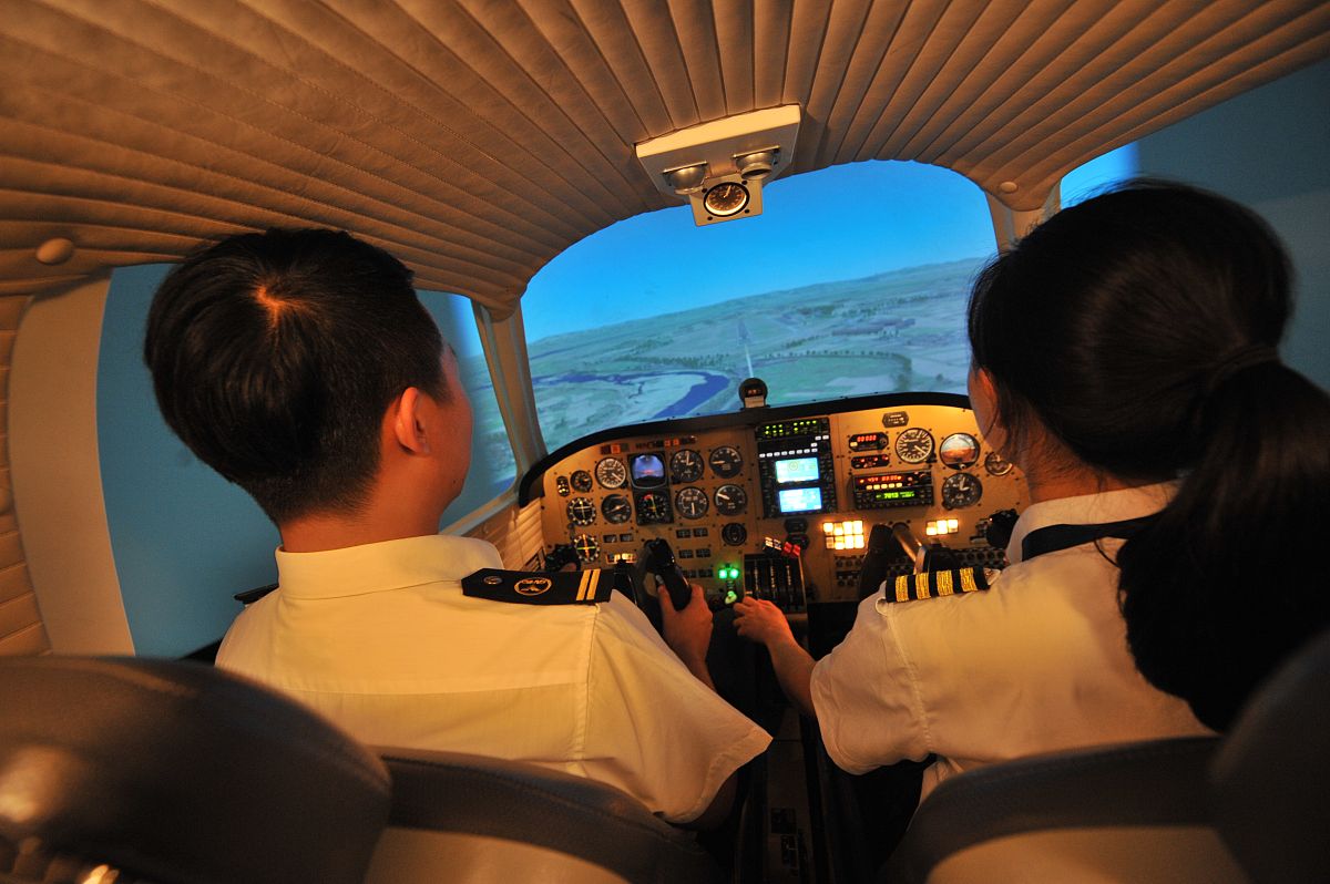 成都当前民航飞行员身高要求多不多