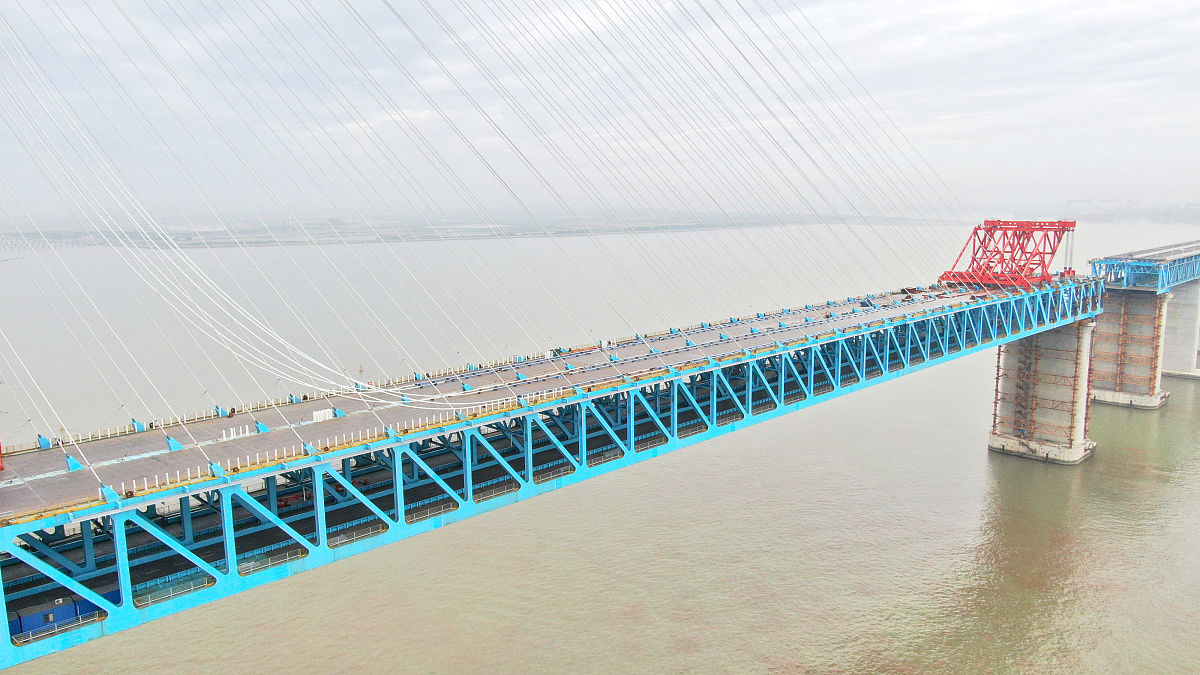 被誉为'世界建桥史上的一个奇迹'的桥梁建造者是谁？