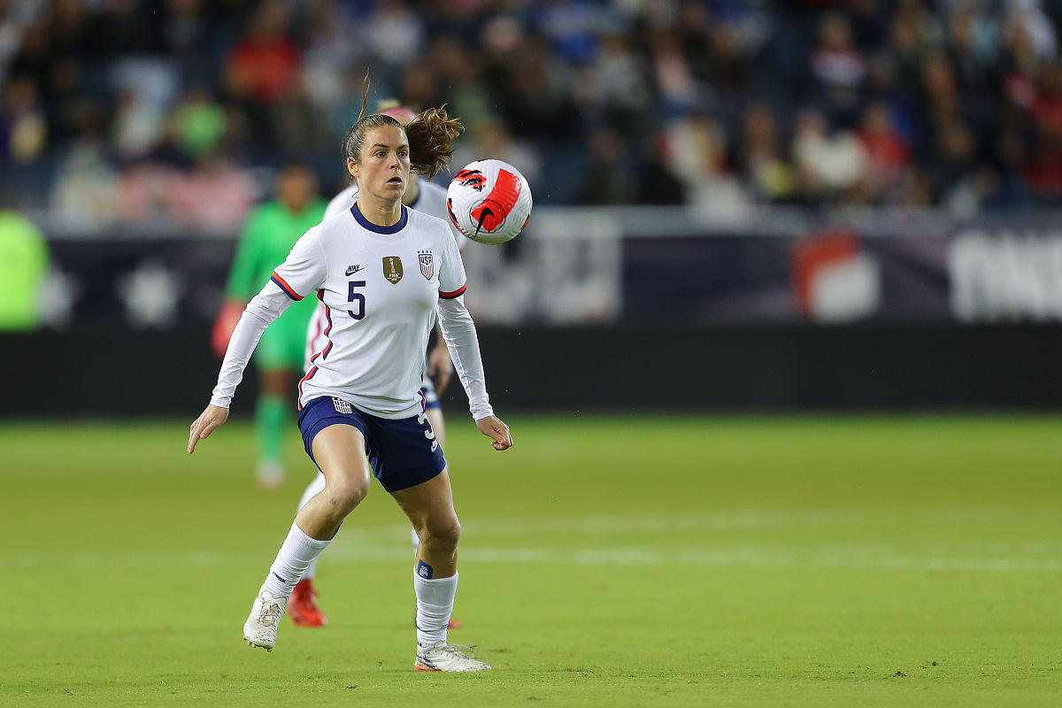 kansas city, ks - october 21: kelley o'hara #5 of united states 