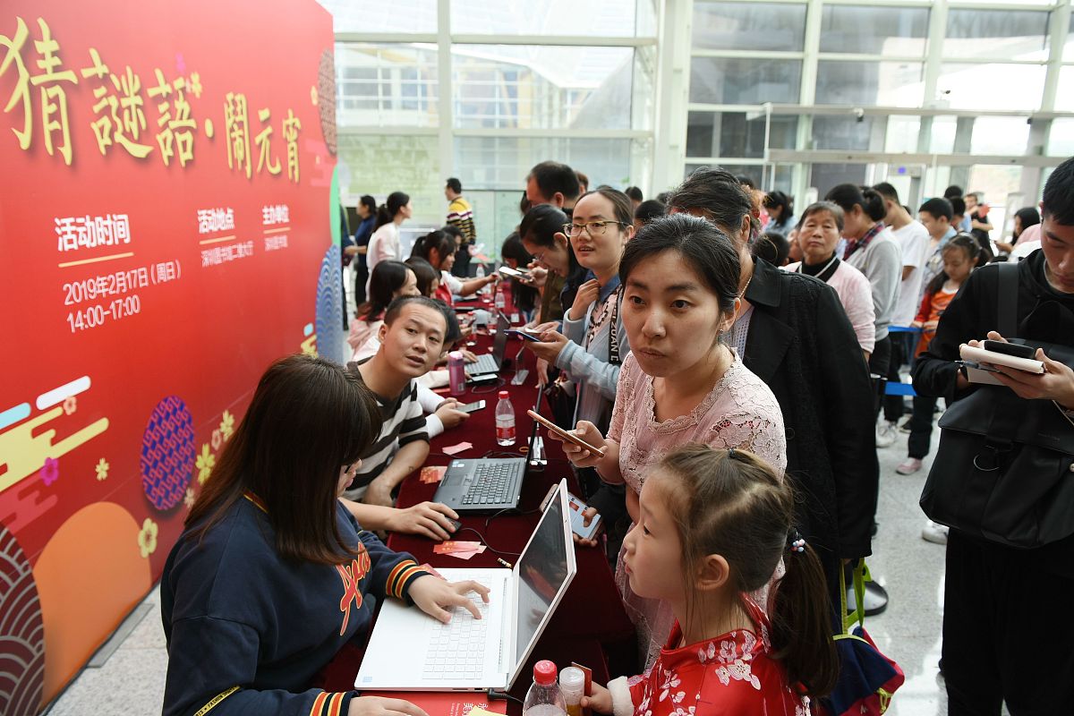 一点一横长，一撇飘南洋，南洋有个人，只有一寸长