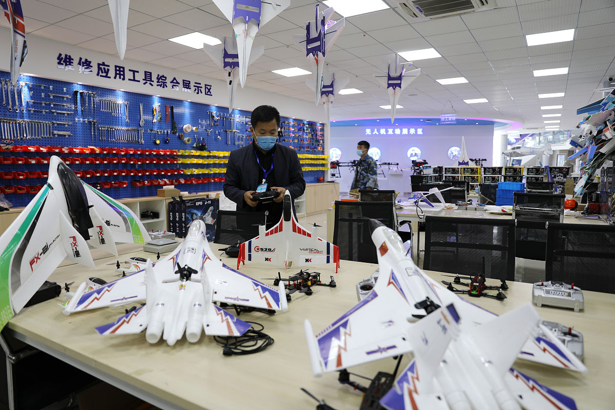 贵州中专_龙里中等职业学校招生简章