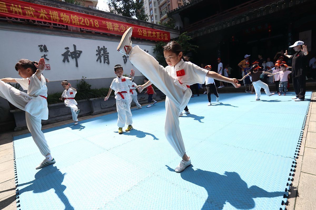 余庆中等职业学校杂技表演专业怎么样？就业前景如何？