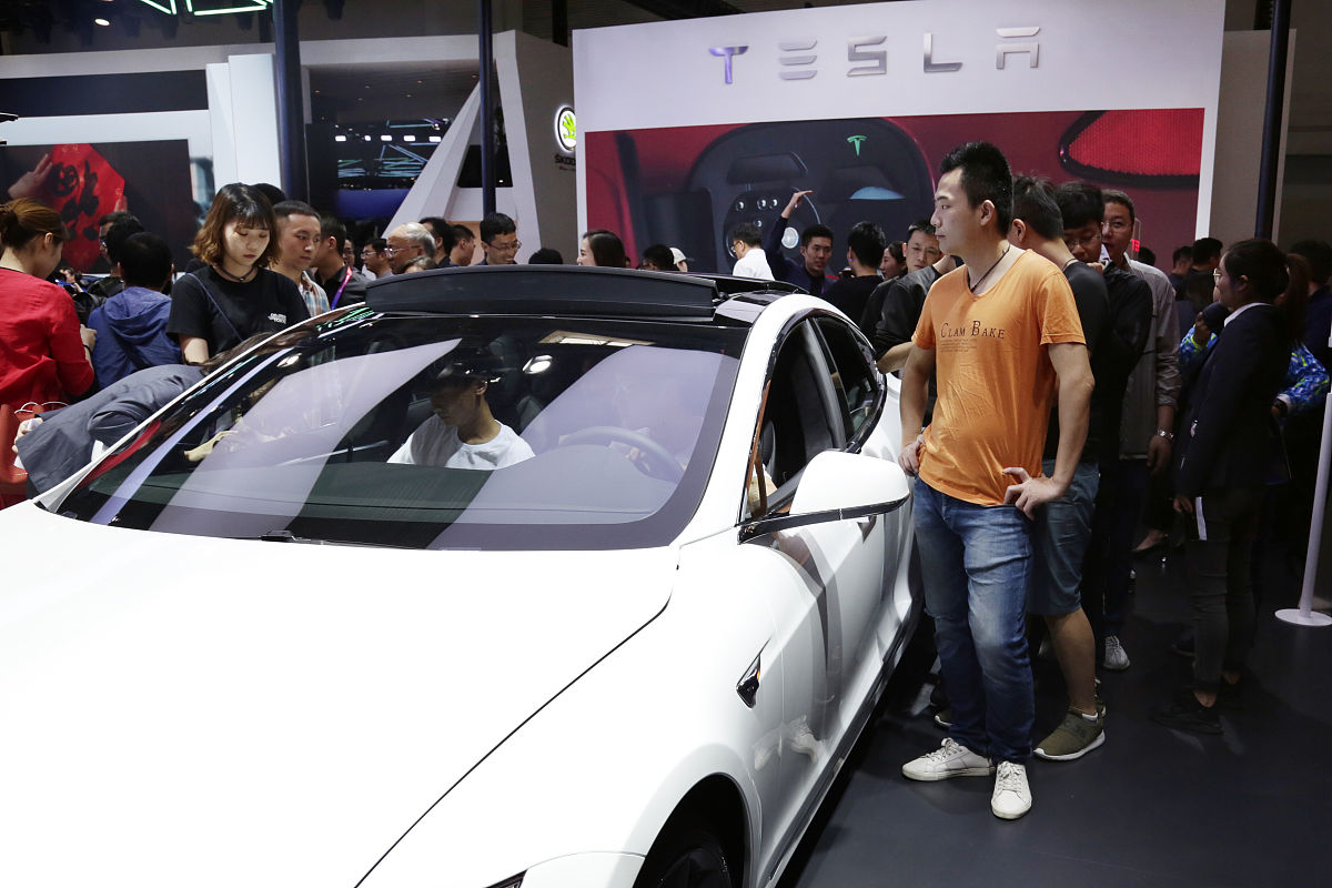 MATLAB 二分法求解方程 x^3-sin(x)-12x+1=0 的实根