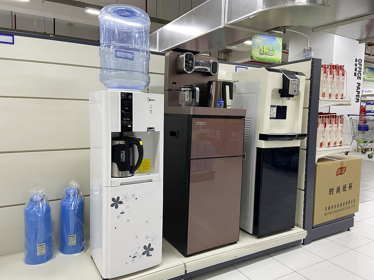 三鼎牌商务直饮机用水时返水是什么原因