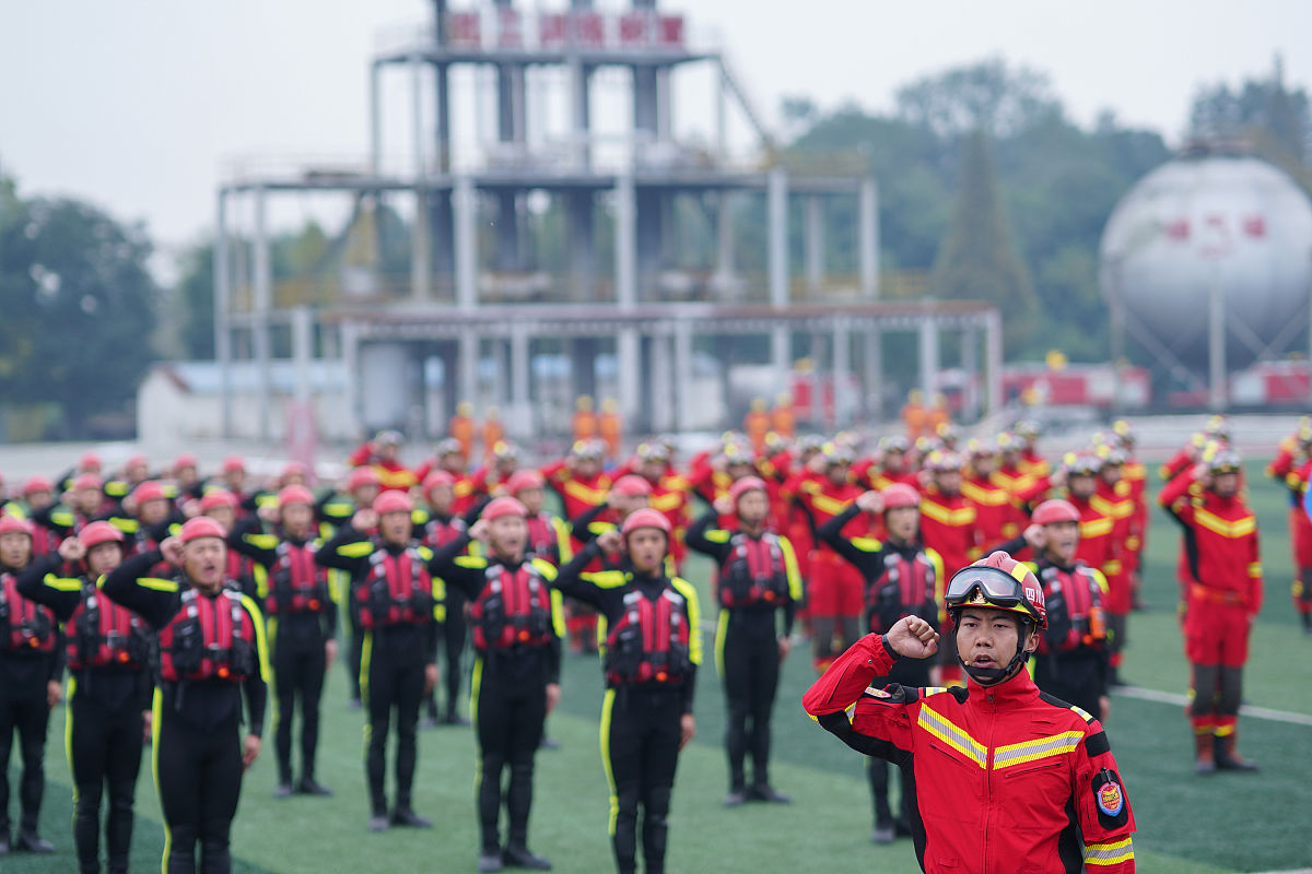 四川省消防学校招生办联系电话和地址 - 成为优秀消防员的摇篮