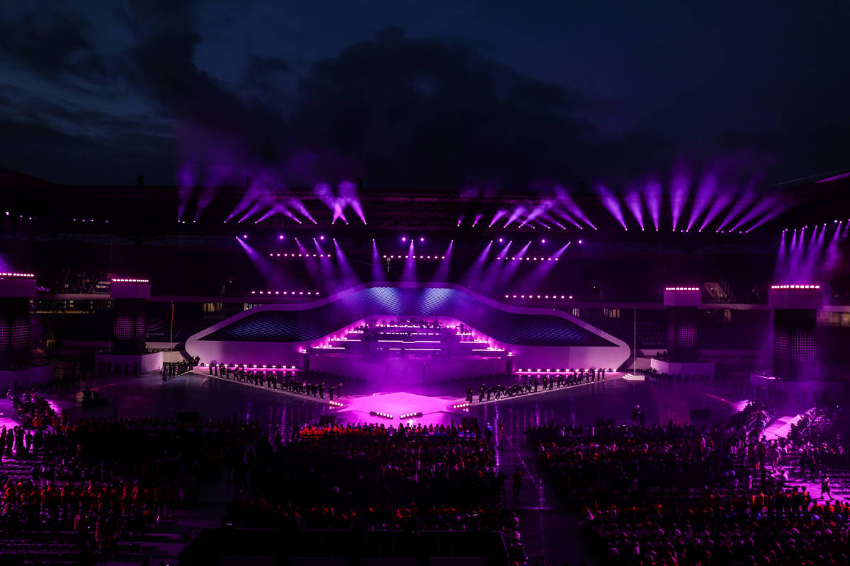 工作室主要业务为舞美灯光设计灯光秀编程文旅灯光设计编程舞美与文旅项目的三维动画模拟视频制作。灯光控台技术培训灯光秀编程培训三维模拟动画制作软件培训。取100个独一无二大海元素的高端的光明风格的工作室名字。