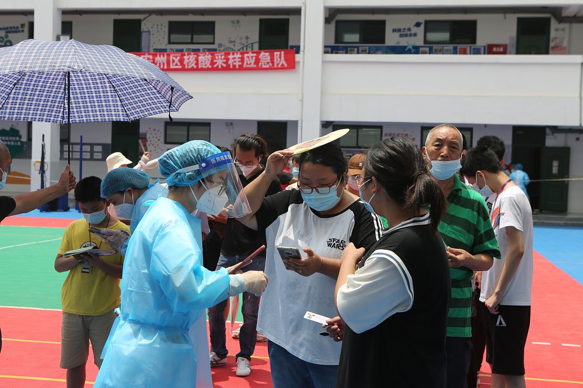 玉溪卫生学校众志成城科学防控疫情