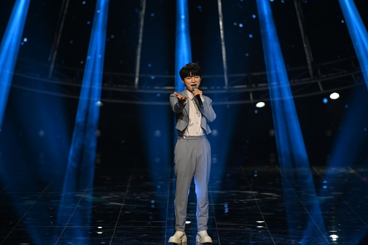 周深献唱《铃芽之旅》中文主题曲：空灵嗓音演绎温暖治愈之旅