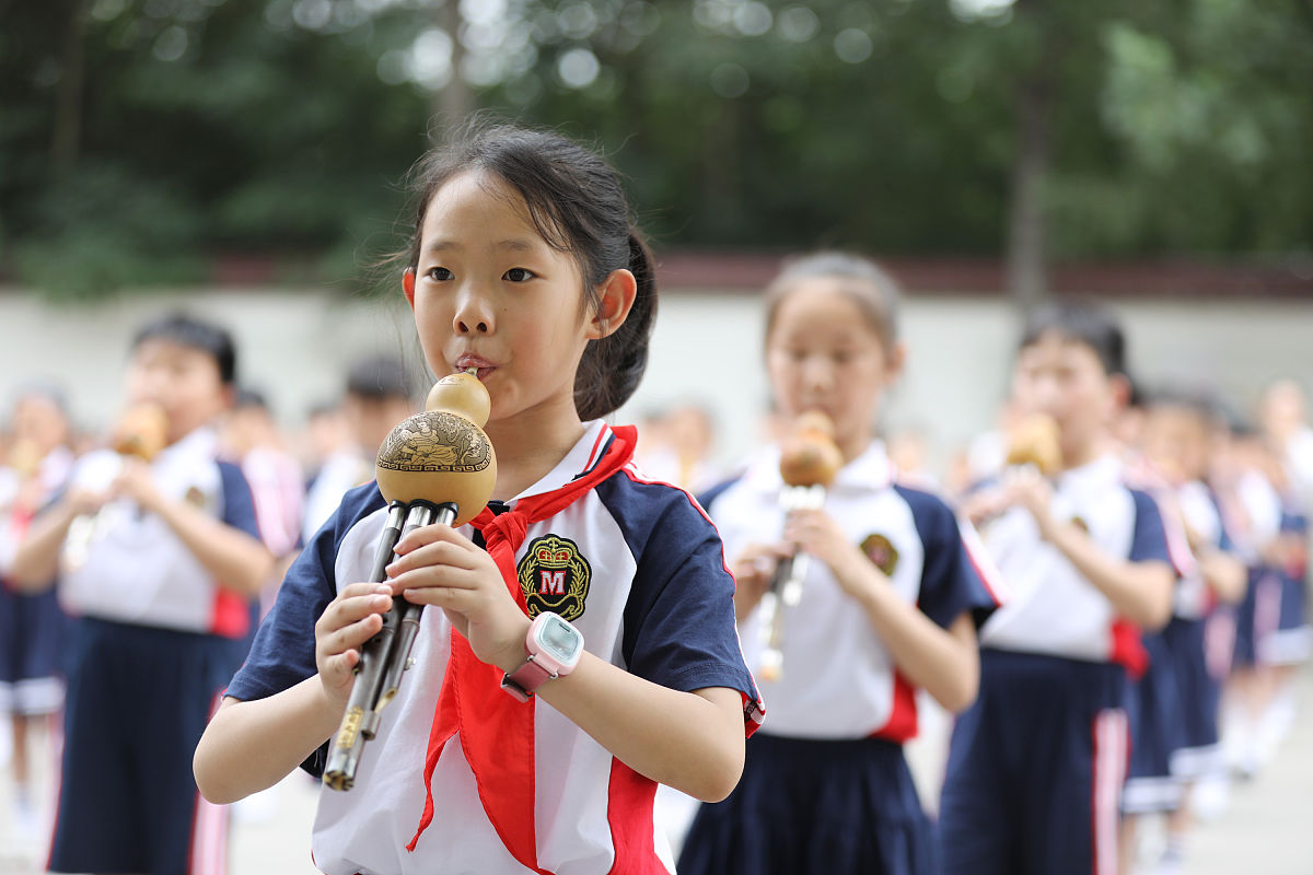 运动会开幕式 写一篇300字小学作文