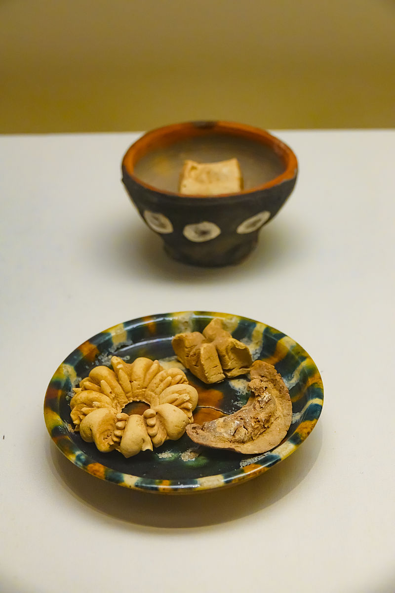 莺歌烧价格昂贵的原因：食材、工艺、口感三方面解析