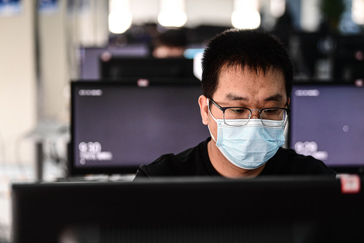 秦学教育学校中学部网络管理员实习报告：掌握拓扑设计、系统安装和网络安全维护技能