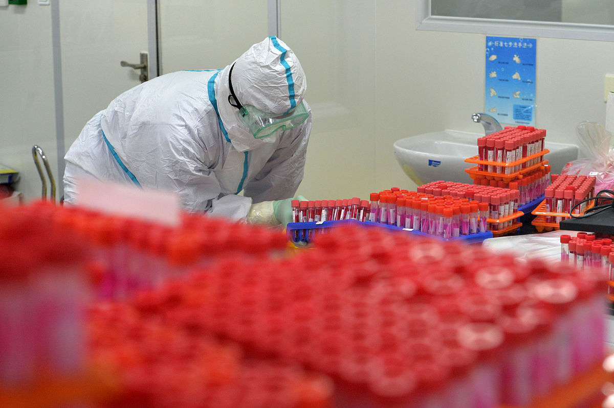 我需要你作为一名SEO帮助我把对应的关键词变为包含多个需求且吸引人的SEO长标题但要注意长标题不可以是疑问句以下是内容：鲜胚移植后能不能吃红枣