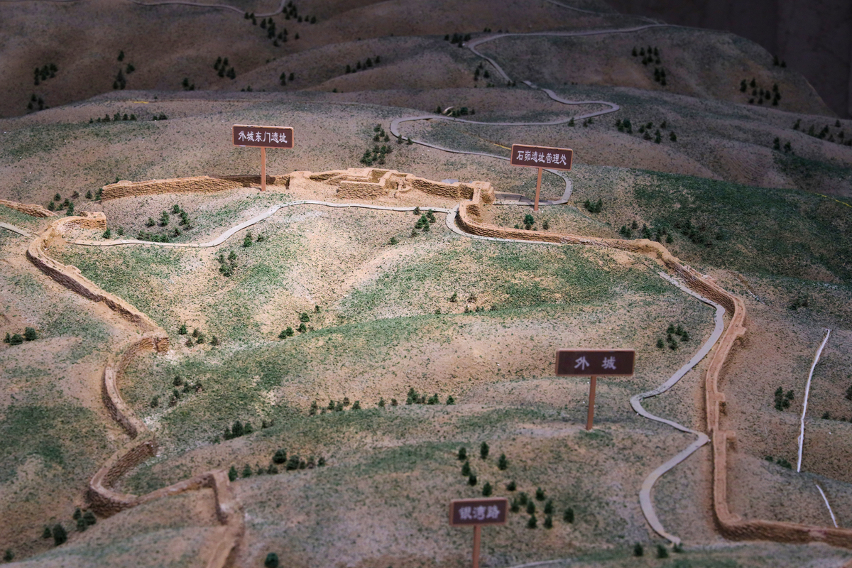 都护行营太白西角：雄伟壮观的军营场景描绘