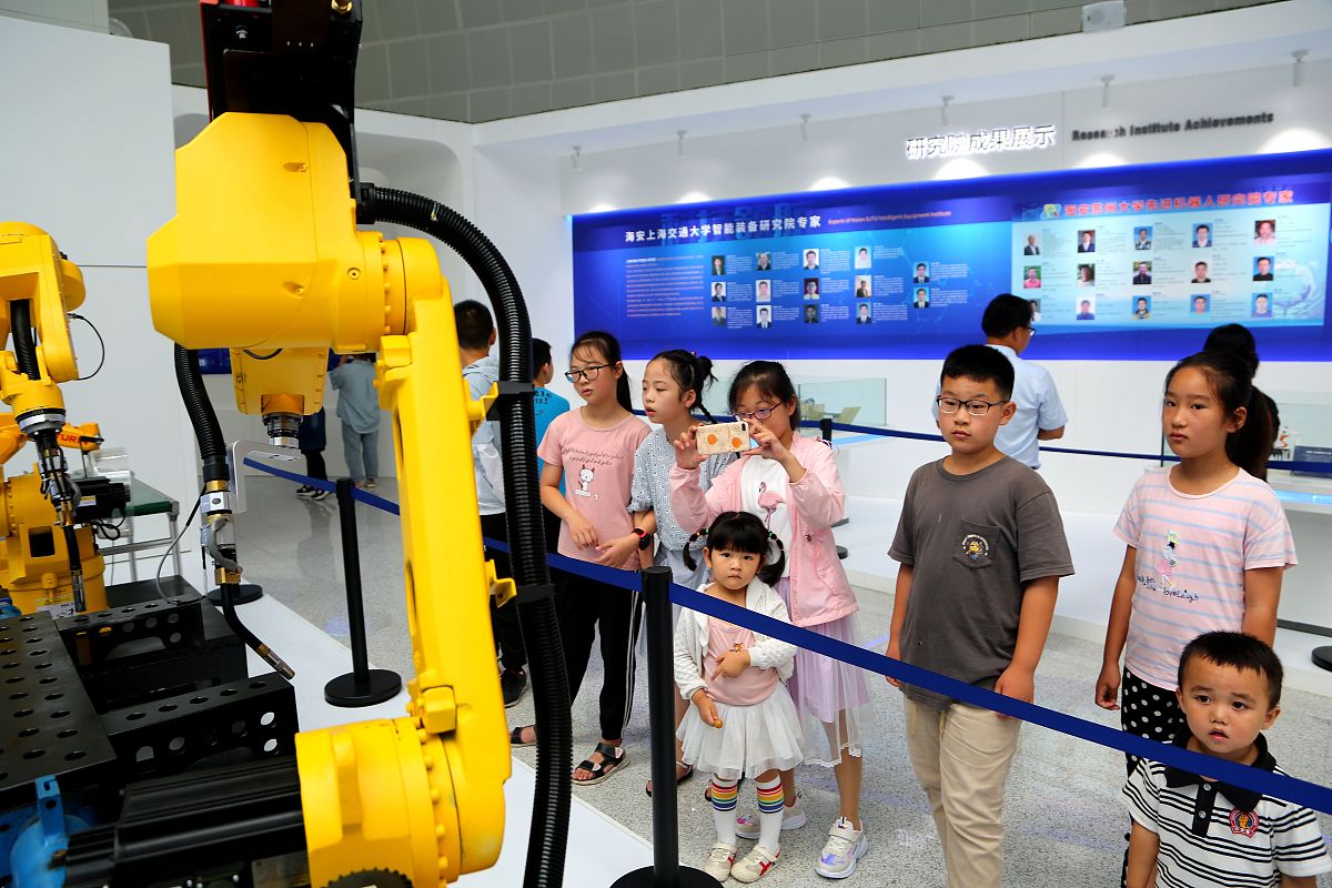 荥阳人工智能学校工业机器人专业2021年招生简章