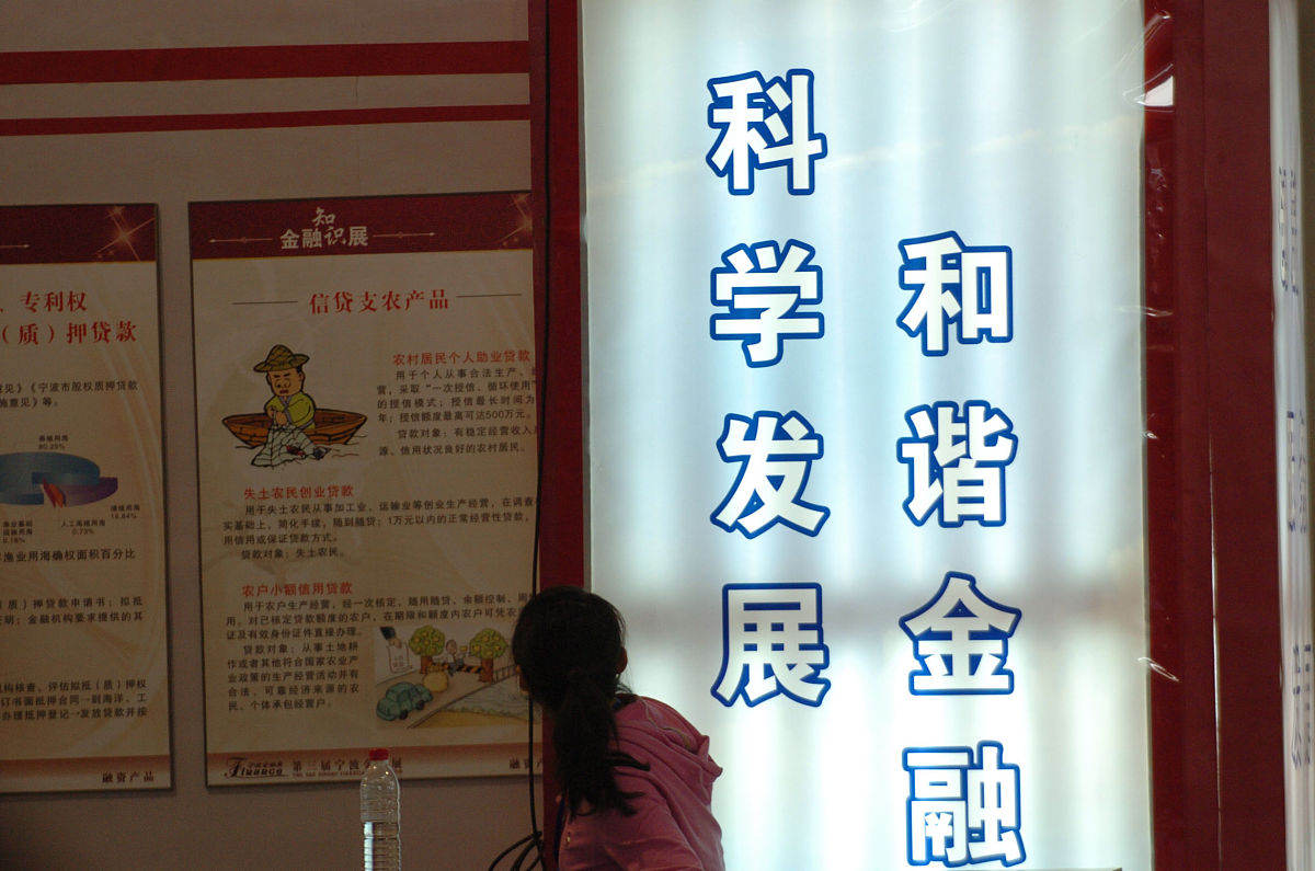 你作为一名反邪教政策研究人员需要撰写一份高等学校反邪教协会组织在社会治理中的作用研究的论文