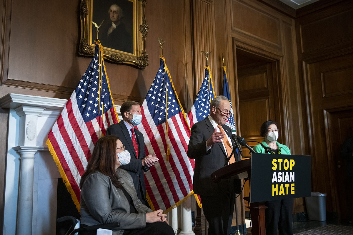 我对唐纳德·特朗普的政治命运没有丝毫投资。我担心的是这将启动什么。各地的检察官都将开始真正发挥创意。你会看到的。