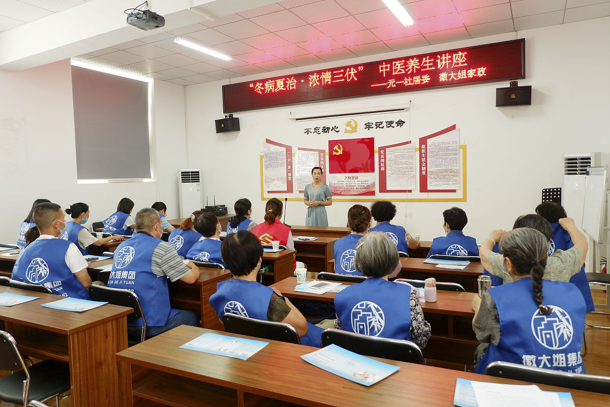 基层社区治理调研分别从学习相关政策文件、学习基层群众自治制度额重要性、因地制宜科学管理、社区信息公开、管理层自身学习这几个方面进行了调研清写出600字左右的个人感悟