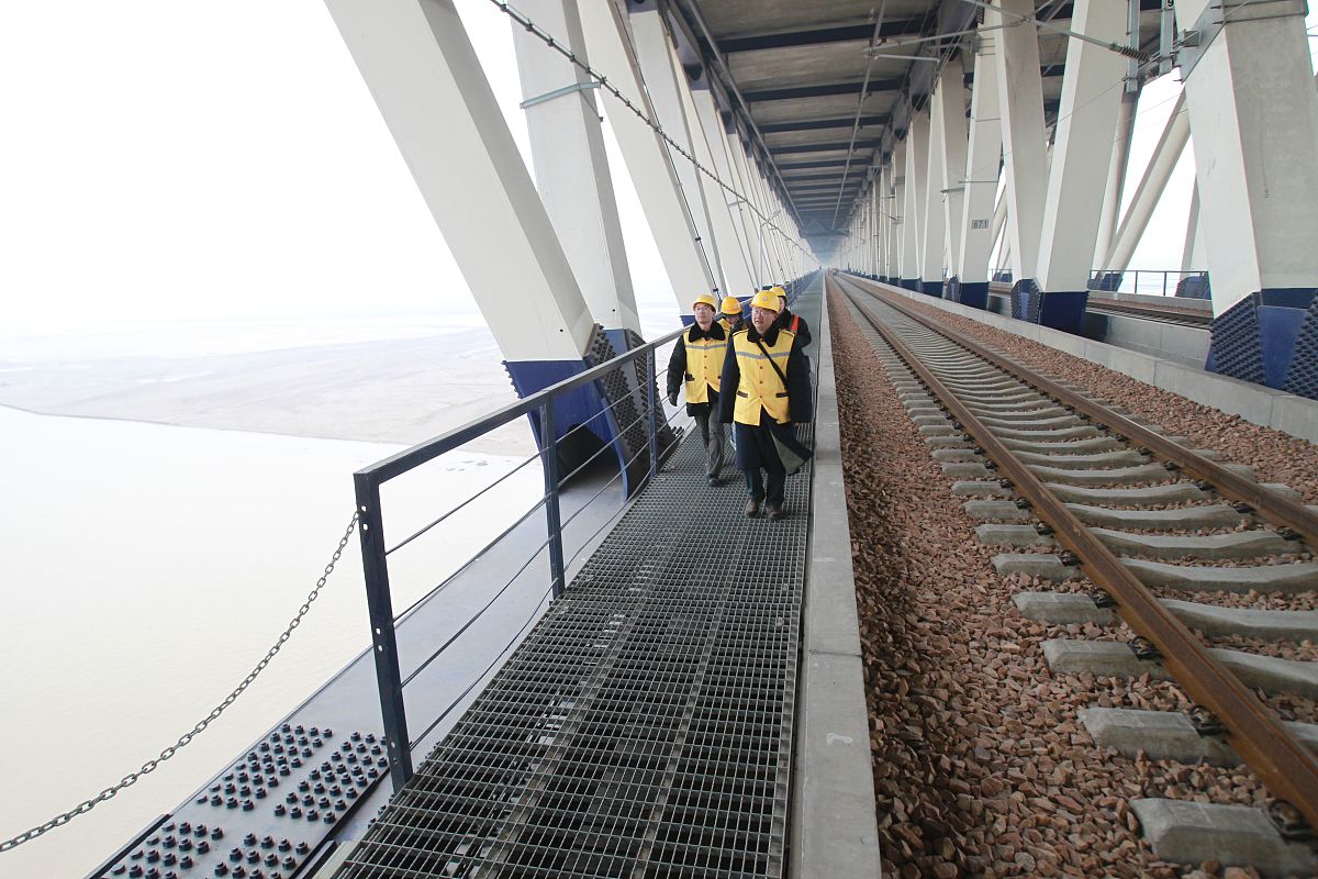 六盘水男生读铁路学校:职业发展前景分析 六盘水男生读铁路学校:职业发展前景分析