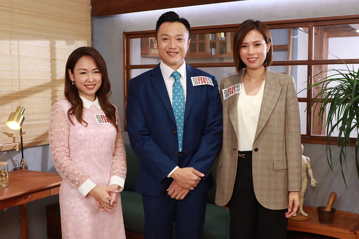 2021年6月25日,香港,朱慧敏主持开电视全新节目《中西合医》.林小珍 