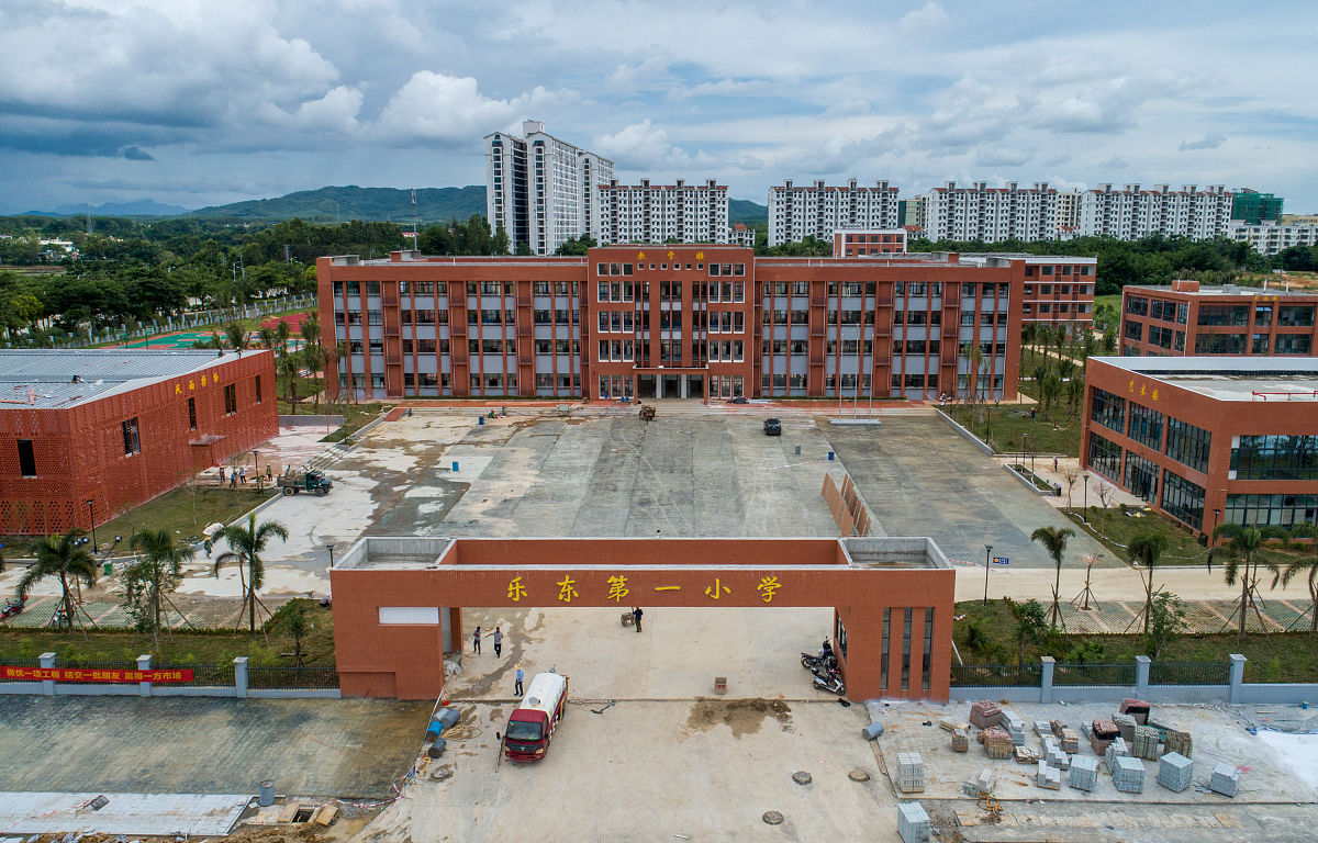 新化县文化艺术职业技术学校2022年专业设置：音乐、舞蹈、传媒、美术等