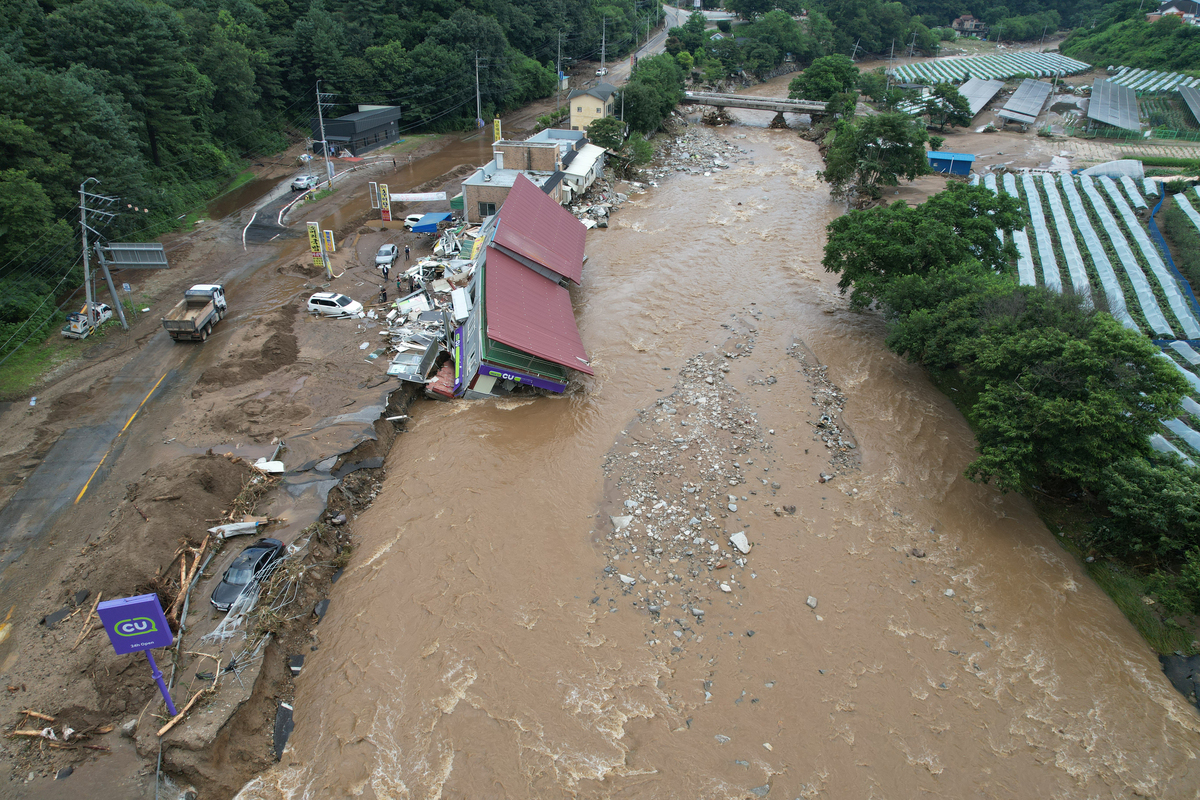 中国常见气象灾害及河南自然地理特征分析