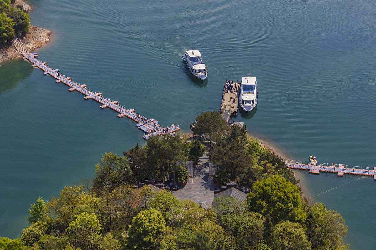 2019年4月7日,江西九江,航拍庐山西海风景名胜区湖光山色美如画卷,大