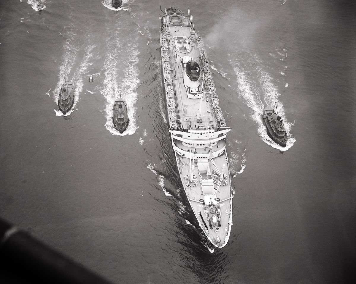1950s 1953 arrival of the ocean liner ship ss andrea doria into 