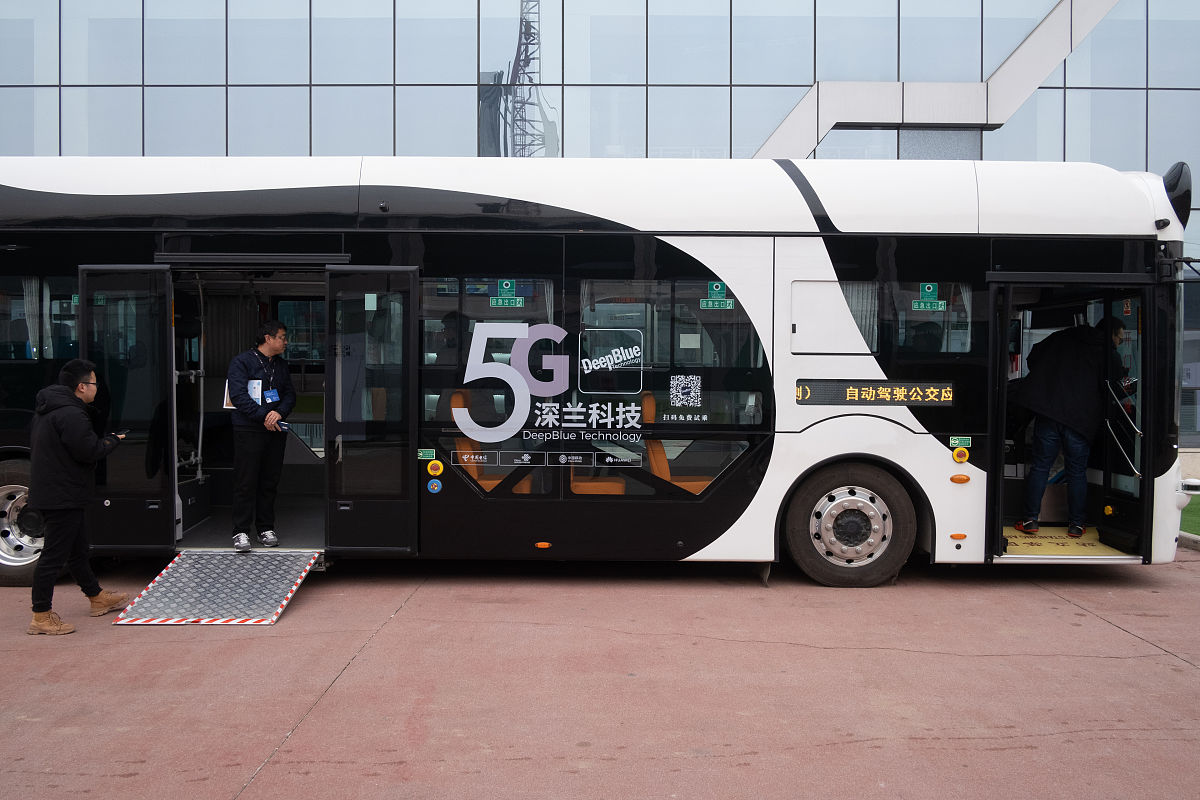 パッケージAやCで、都バスやJR、東京メトロなどのラッピングは費用確保が出来れば実現可能。パッケージBをやるのであれば、大会会場の有明コロシアムでの開催になると思われるが、大会冠スポンサーの「楽天」への確認が必要。またポップアップのコンテンツをどうするか？も重要以上翻译成中文