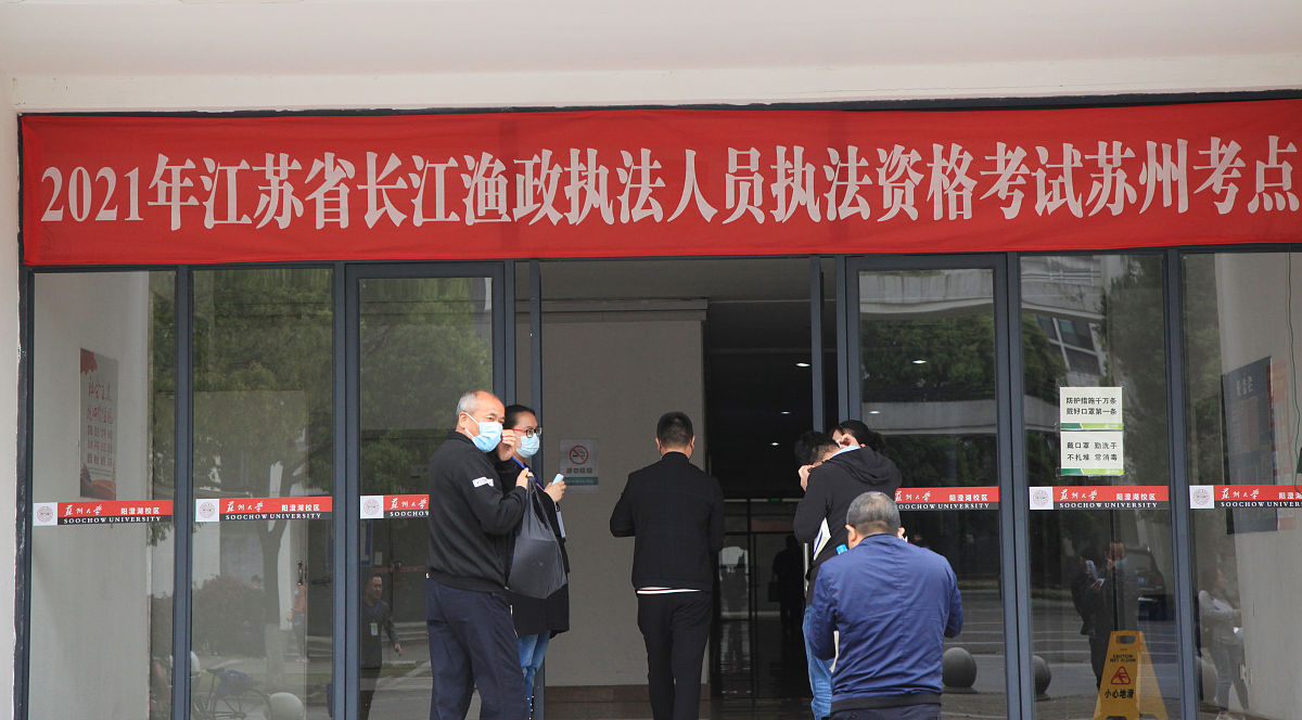 乌鲁木齐拖欠工资怎么办？投诉电话、平台及解决方案