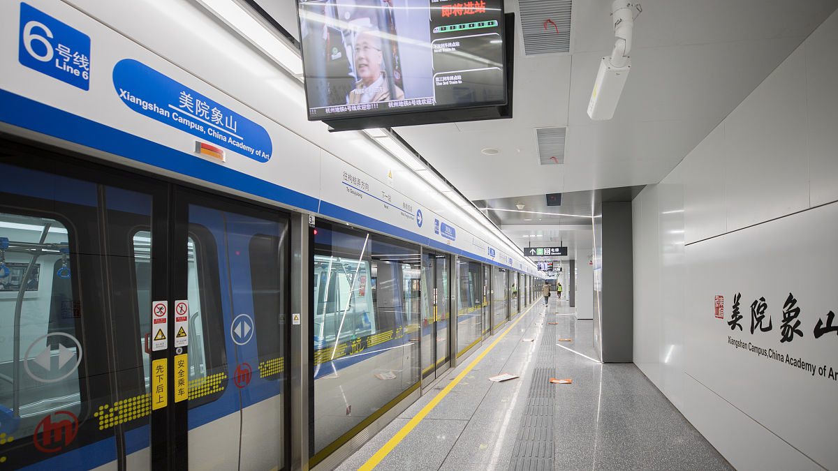 杭州6号地铁线野生动物园站到杭州野生动物园正门有多少路程帮我用200字详细描述