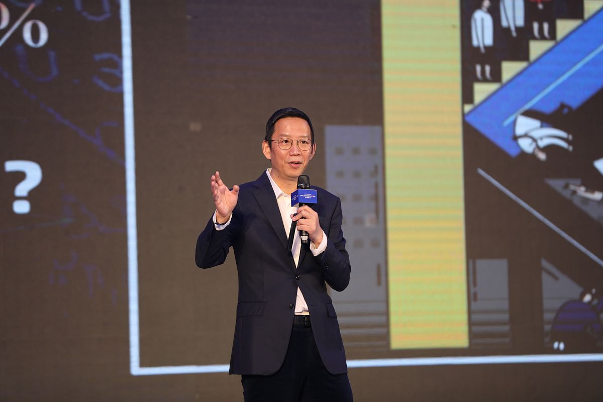 邓鸿斌我不知道邓鸿斌是谁请提供更多信息。陈安之
