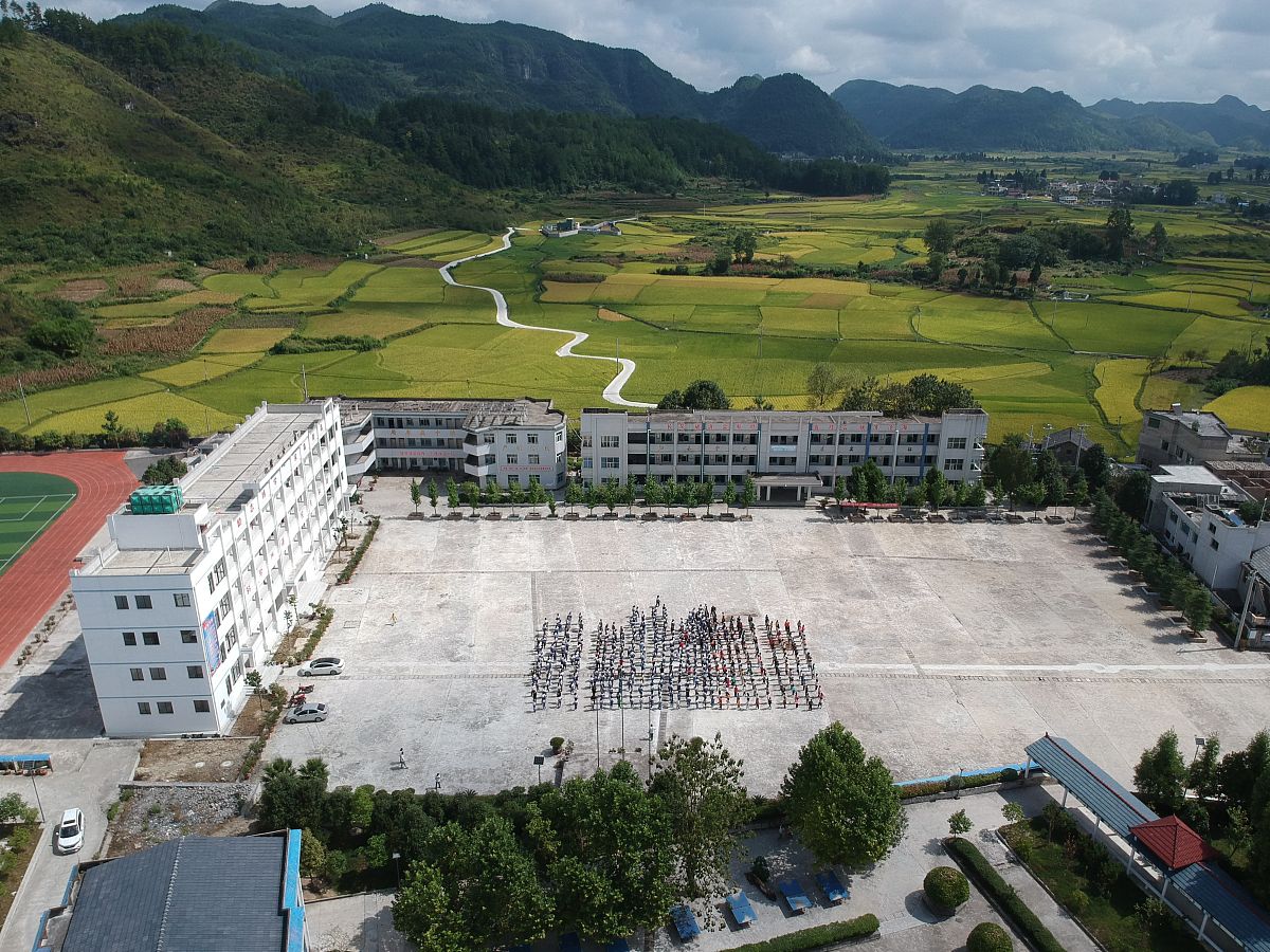 紫云苗族布依族自治县民族中等职业学校服装设计与工艺专业好不好学呢开设了哪些课程；：：；；第三件事输入分隔符#############