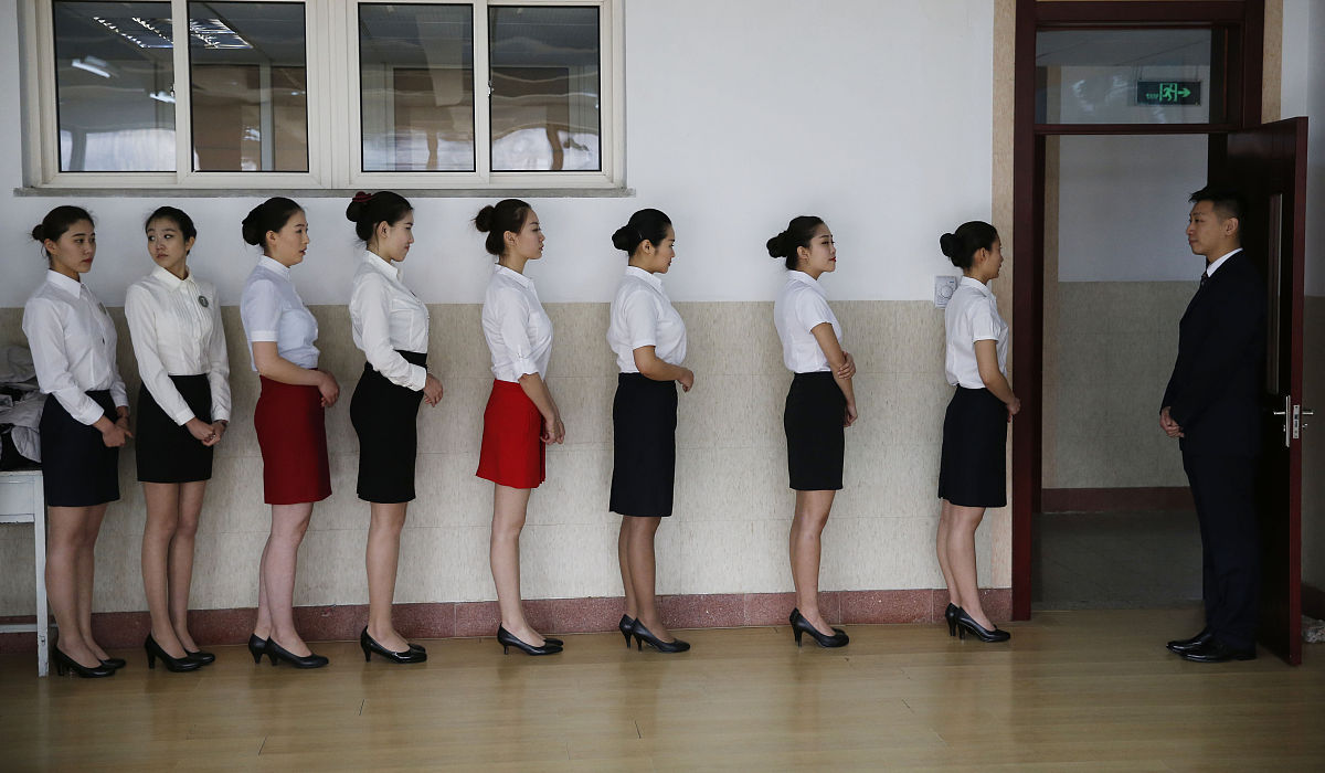 成都礼仪职中学历要求：大专及以上，但不止于学历