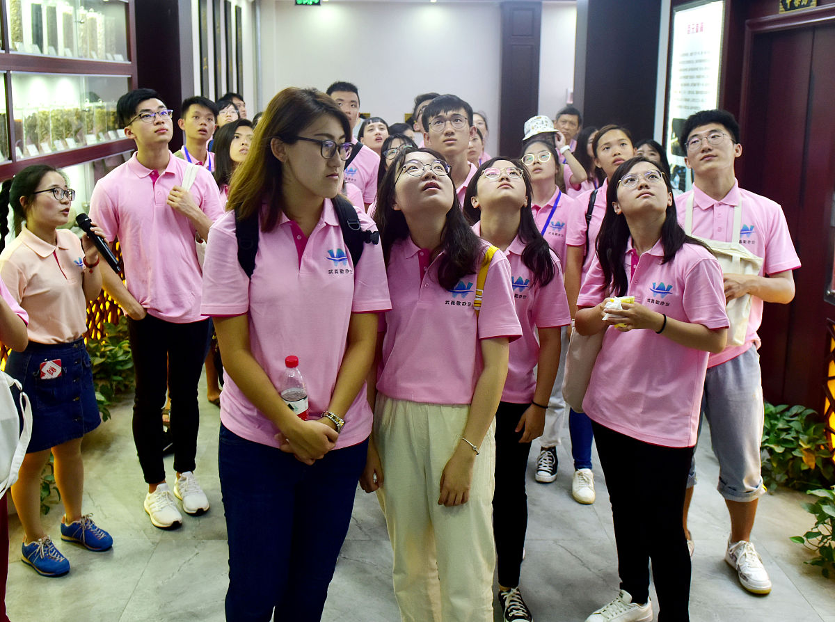 初中女孩子选择报读幼师专业学校的人多吗