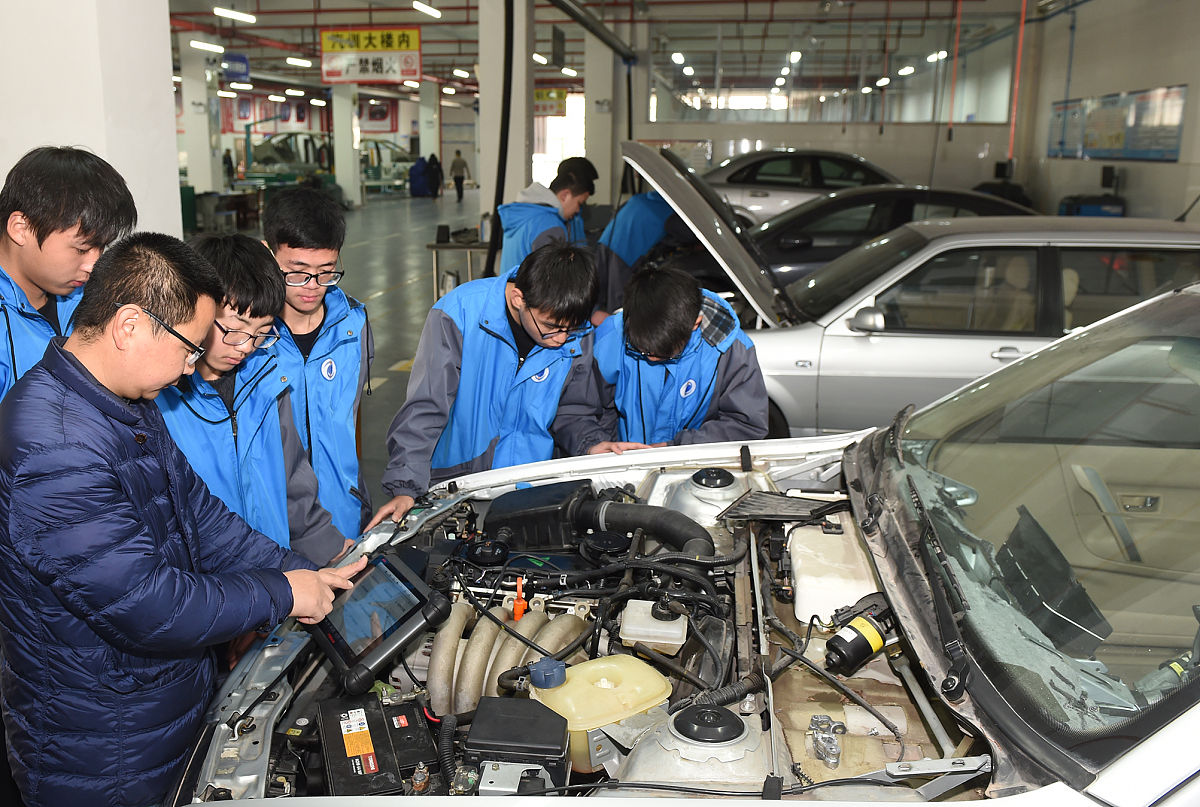 张家界汽车维修学校2022年招生简章 - 培养汽车维修技术人才 张家界汽车维修学校2022年招生简章 - 培养汽车维修技术人才