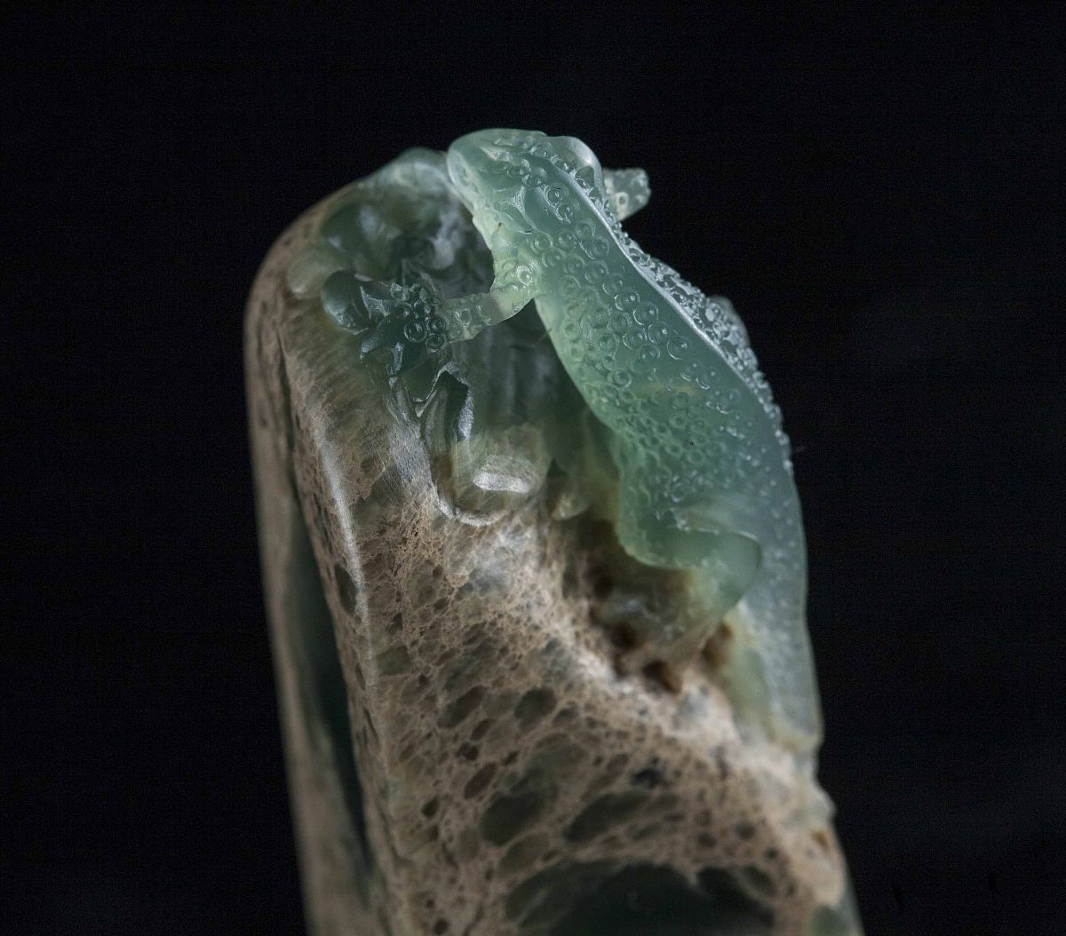 三颗玛瑙白菜吊坠寓意什么意思谢谢