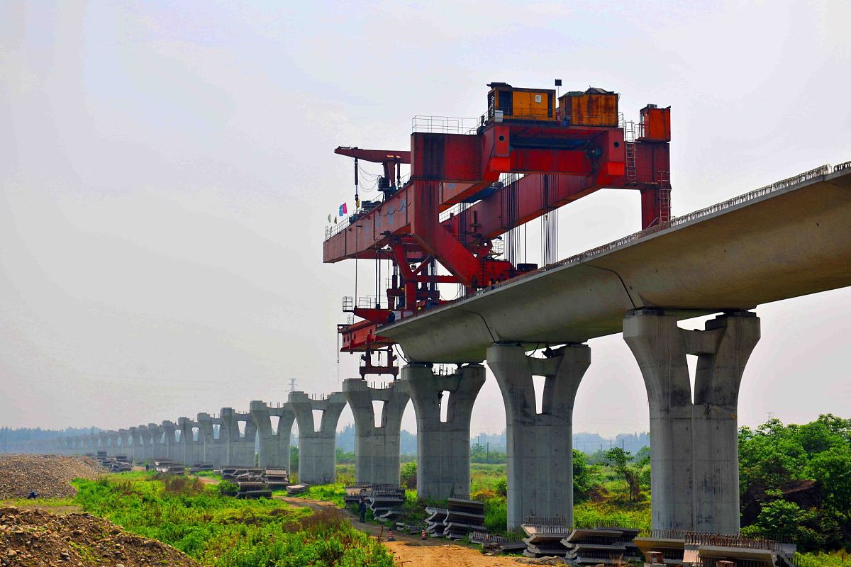 成都铁路学校热门专业推荐：初中毕业生如何选择？