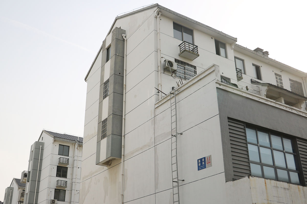 房屋改造后院里有10台35空调挂机不用三相电能行吗