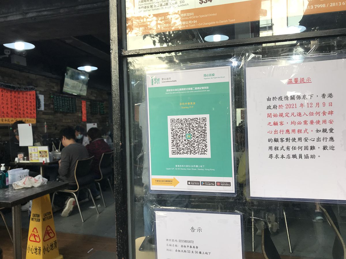 男的请客为什么让女的扫码点餐这个问题可能涉及到性别角色和文化背景的因素。在某些文化中男性被认为是家庭的经济支柱和决策者而女性则被认为是家庭的照顾者和服务者。因此男性可能会认为让女性扫码点餐是一种体贴和照顾而自己则承担经济责任。但是这种做法也可能被视为性别歧视和不平等因为女性也有能力和权利承担经济责任和决策权。继续