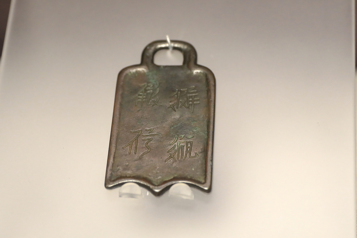 以前的仿膳饭庄的银快子值钱吗帮我用180字详细描述