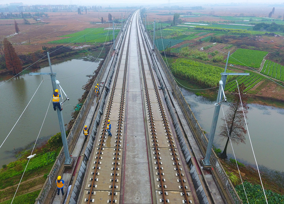 长沙中部铁路航空中等职业学校无人机操控与维护专业就业方向：航拍、目标定位、推广和智能化