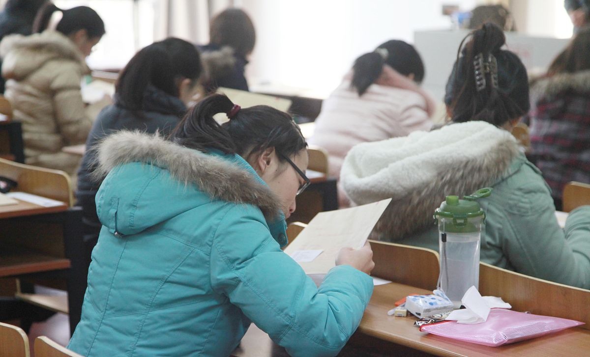 请你写一封致学弟学妹的信