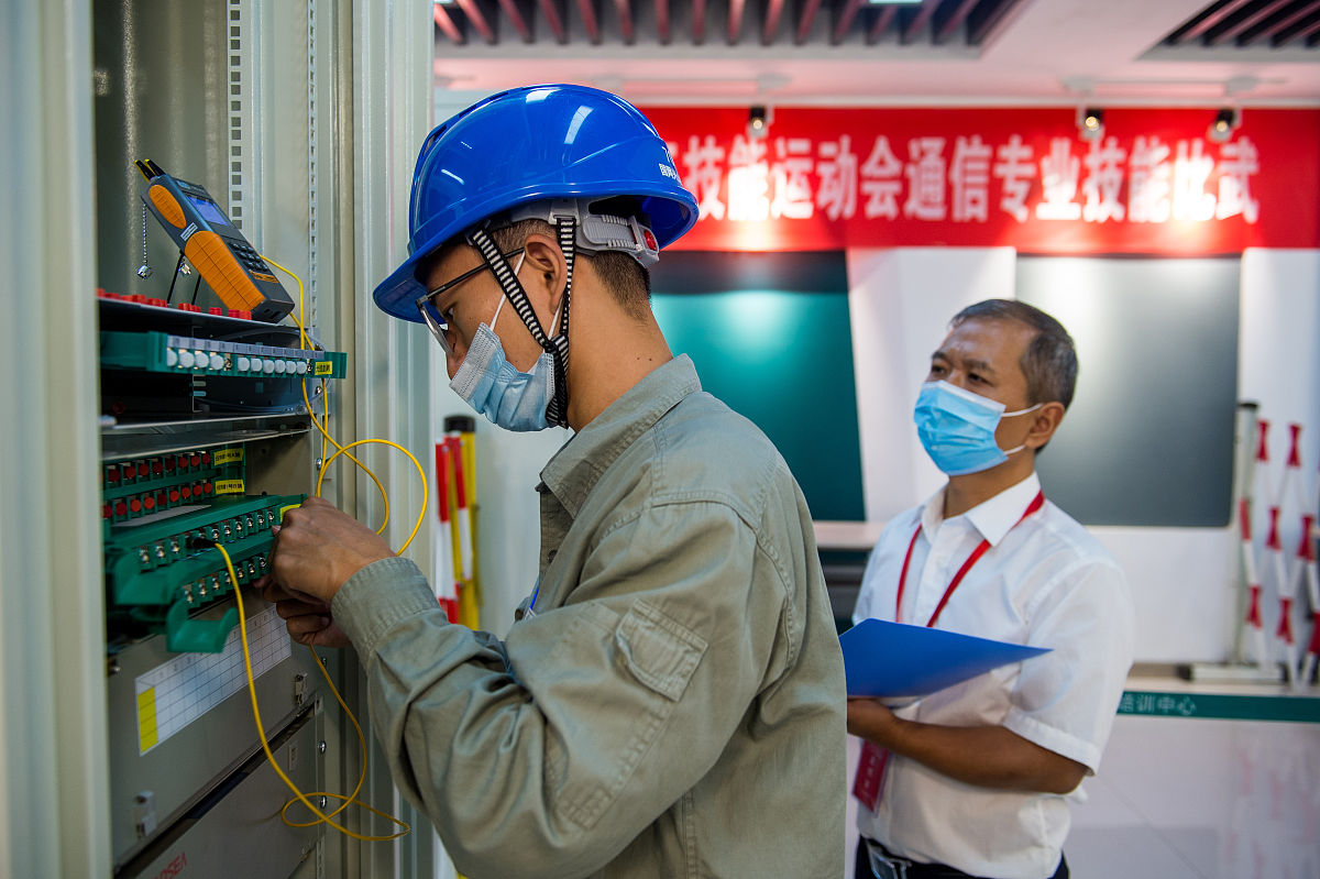 请重写这一段话：安徽的方案提出了关于电子标签的创新技术多方面应对光缆故障实现了光缆故障可看、可防、可控对其他省份光缆维护工作提供了宝贵经验。