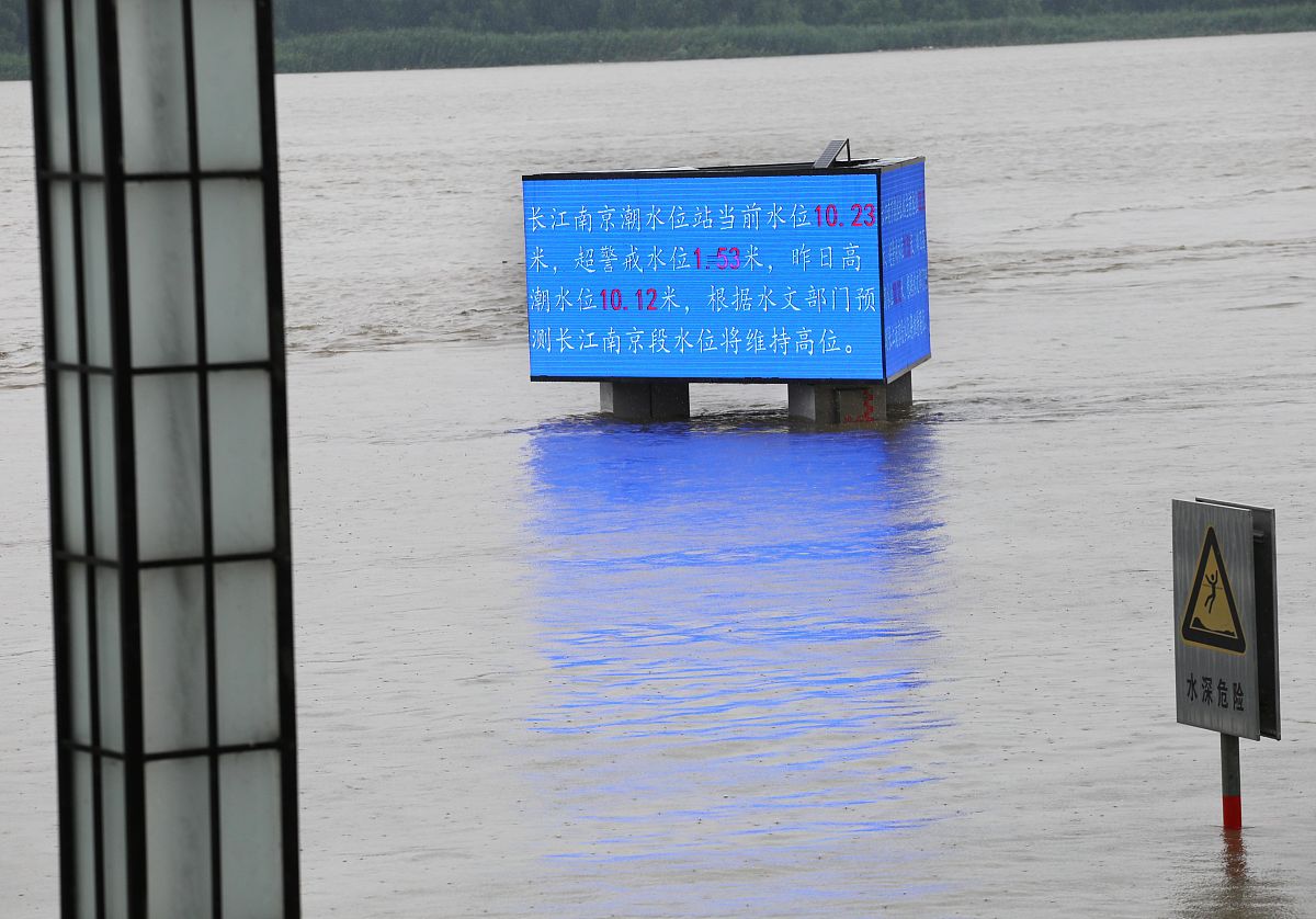 降雨量增加地下水流动速度变化等环境因素会对地下水水质监测仪器和地下水水位监测仪器的数据产生哪些影响为什么会产生影响