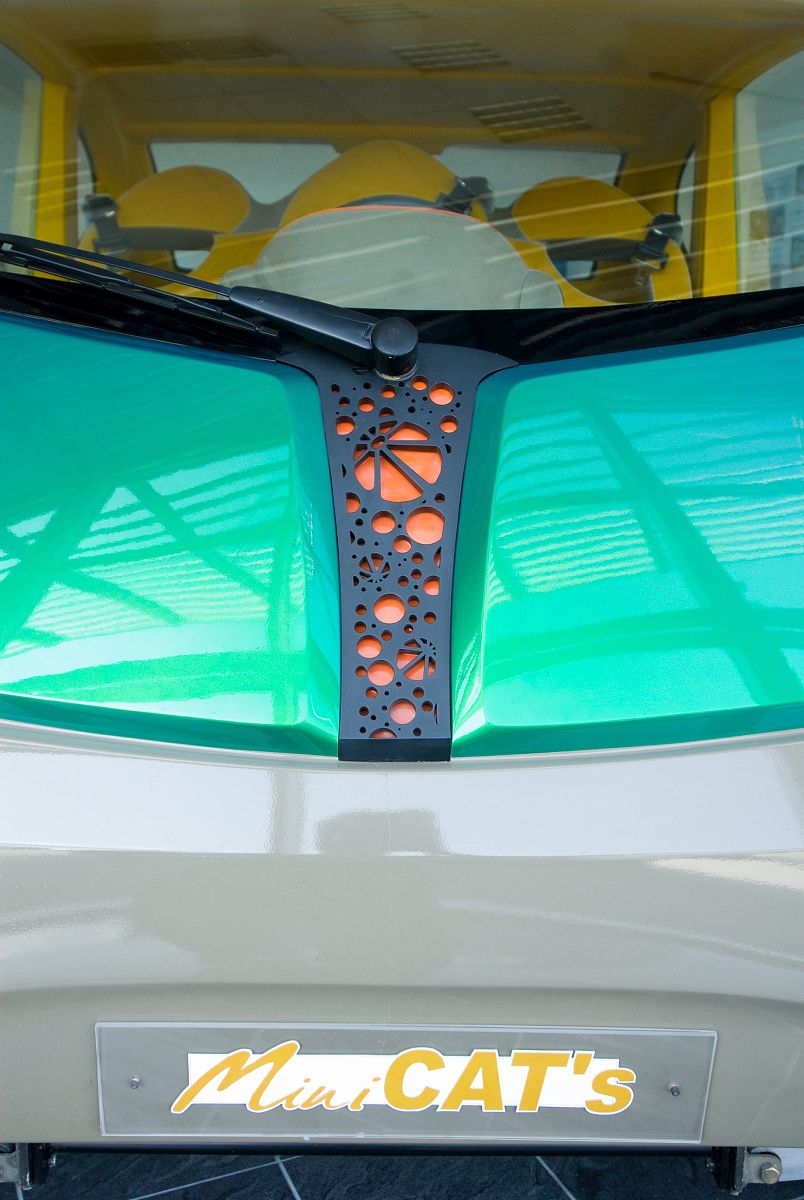 你知道东方甄选么？现在有供应商需要提供产品在东方甄选平台上架产品销售麻烦出一份详细的合作协议协定双方的职责要求