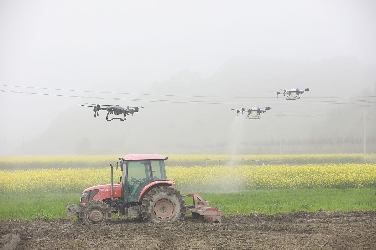 写一个抖音上使用的 称赞喷播机好用且能表述清楚优点、特点的文案