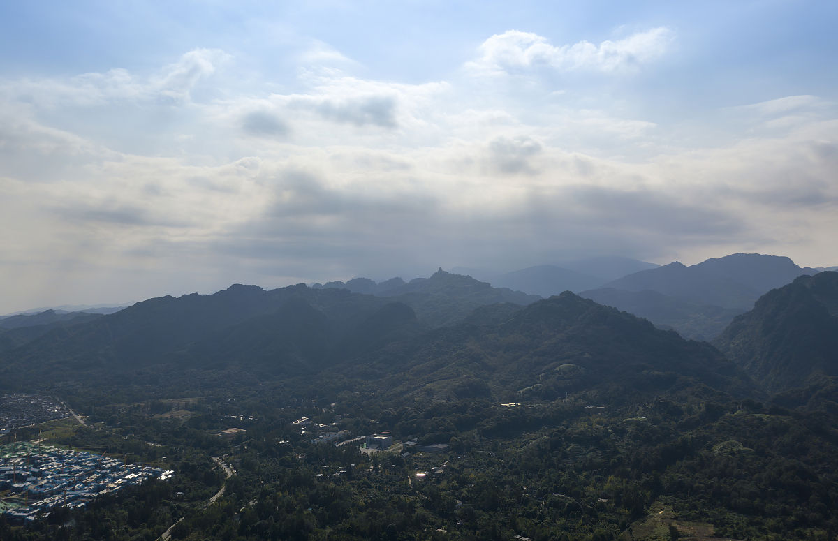 2021年9月21日,成都都江堰,赵公山.(如需下载 请署名 红星新闻 王勤)